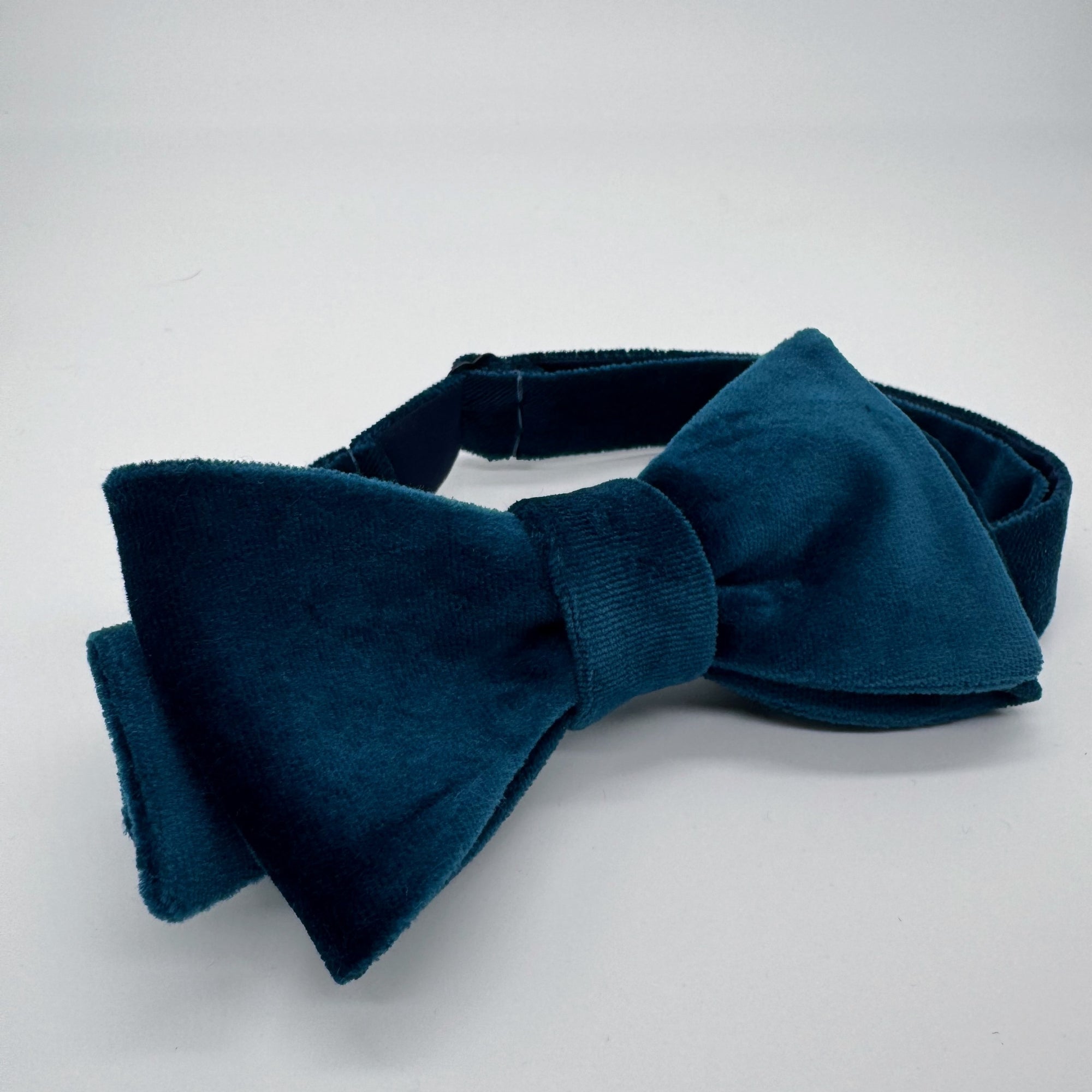 Self-Tie Bow Tie in Dark Teal Velvet
