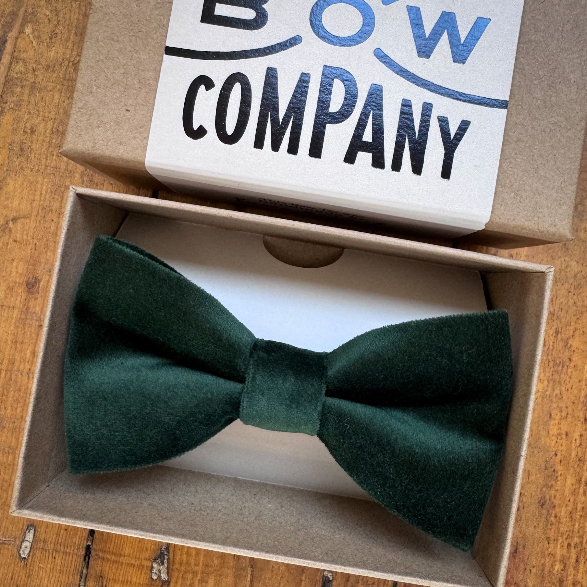 Green Bow Tie in Velvet