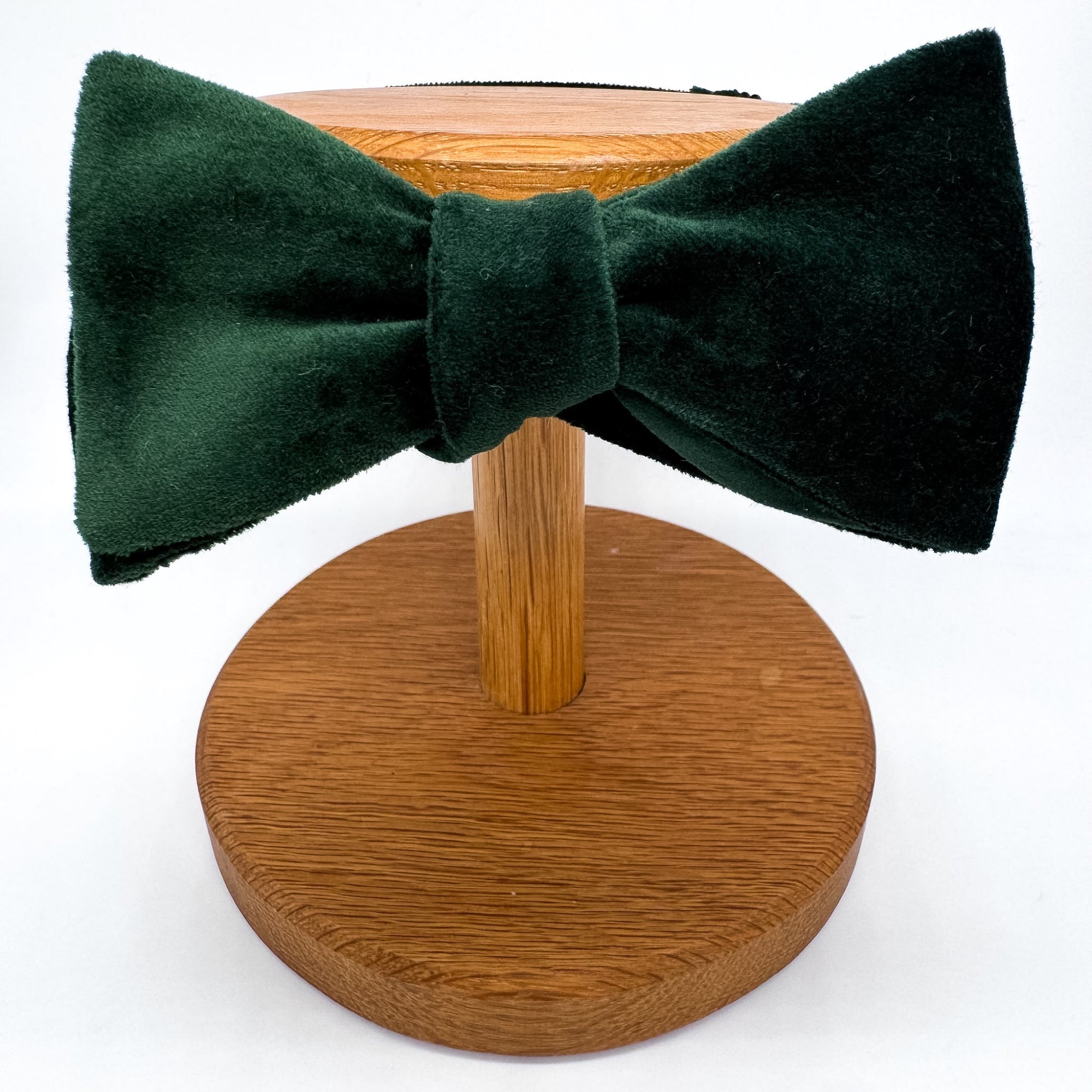 Self-Tie Bow Tie in Bottle Green Velvet