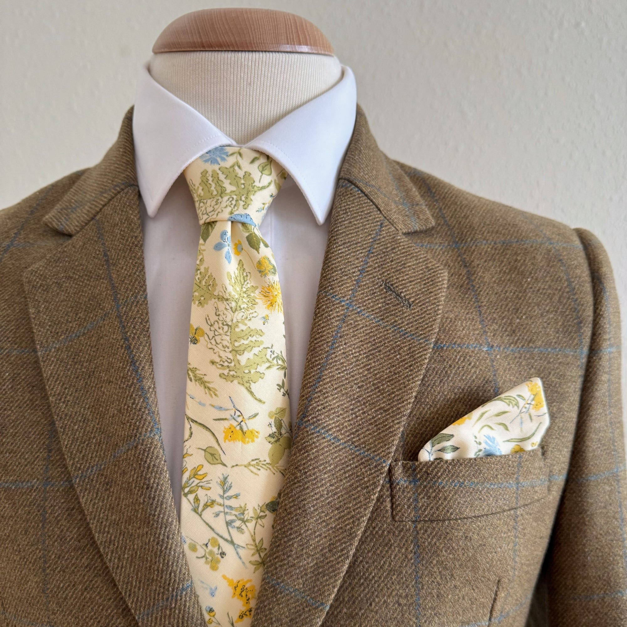 Boho Blooms Tie in Yellow Wildflowers