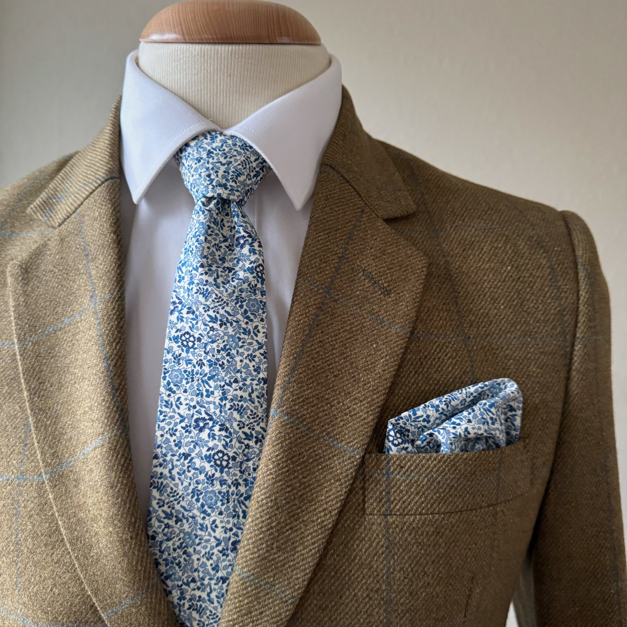 Liberty of London Tie in Navy & White Ditsy Floral