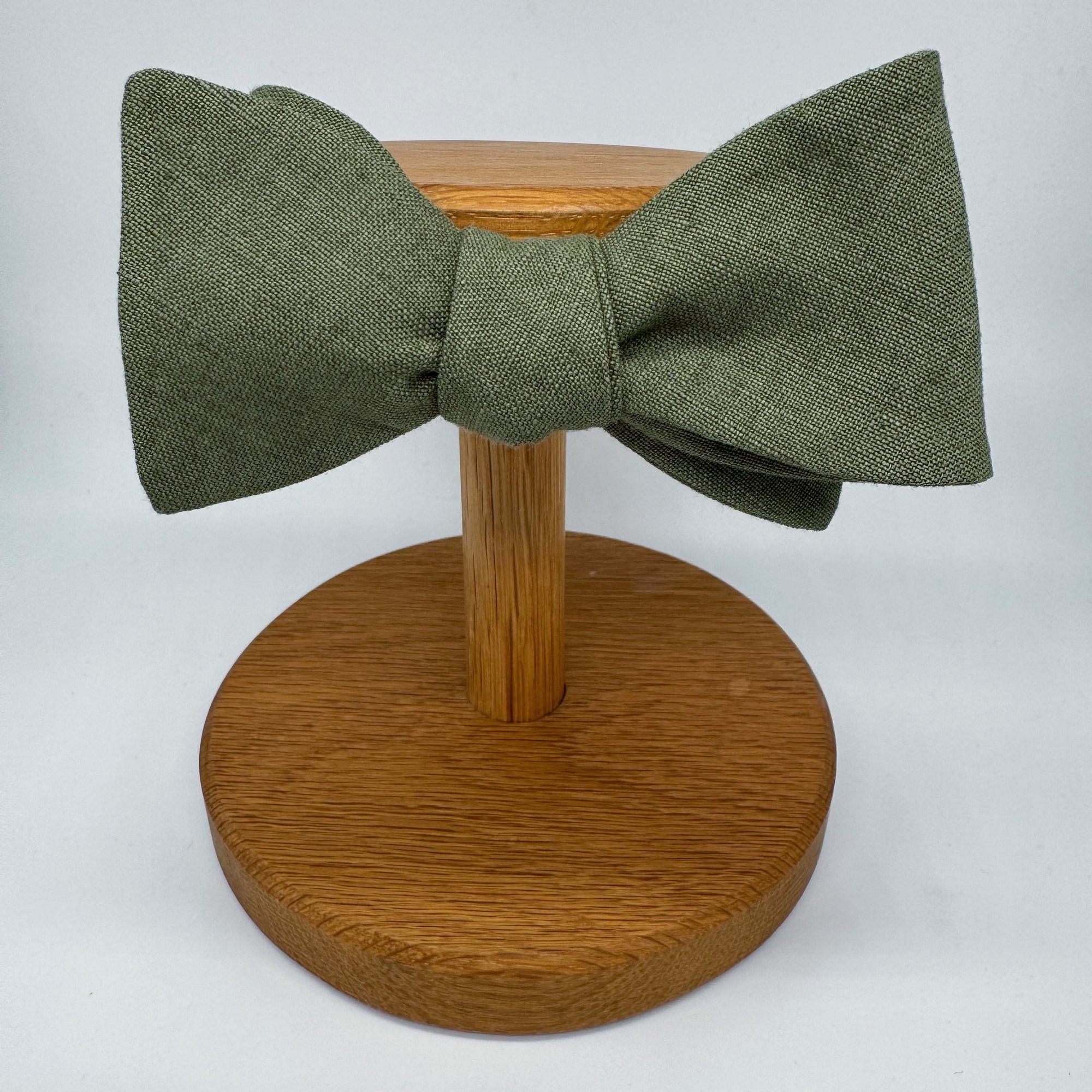 Self-Tie Bow Tie in Olive Green Irish Linen