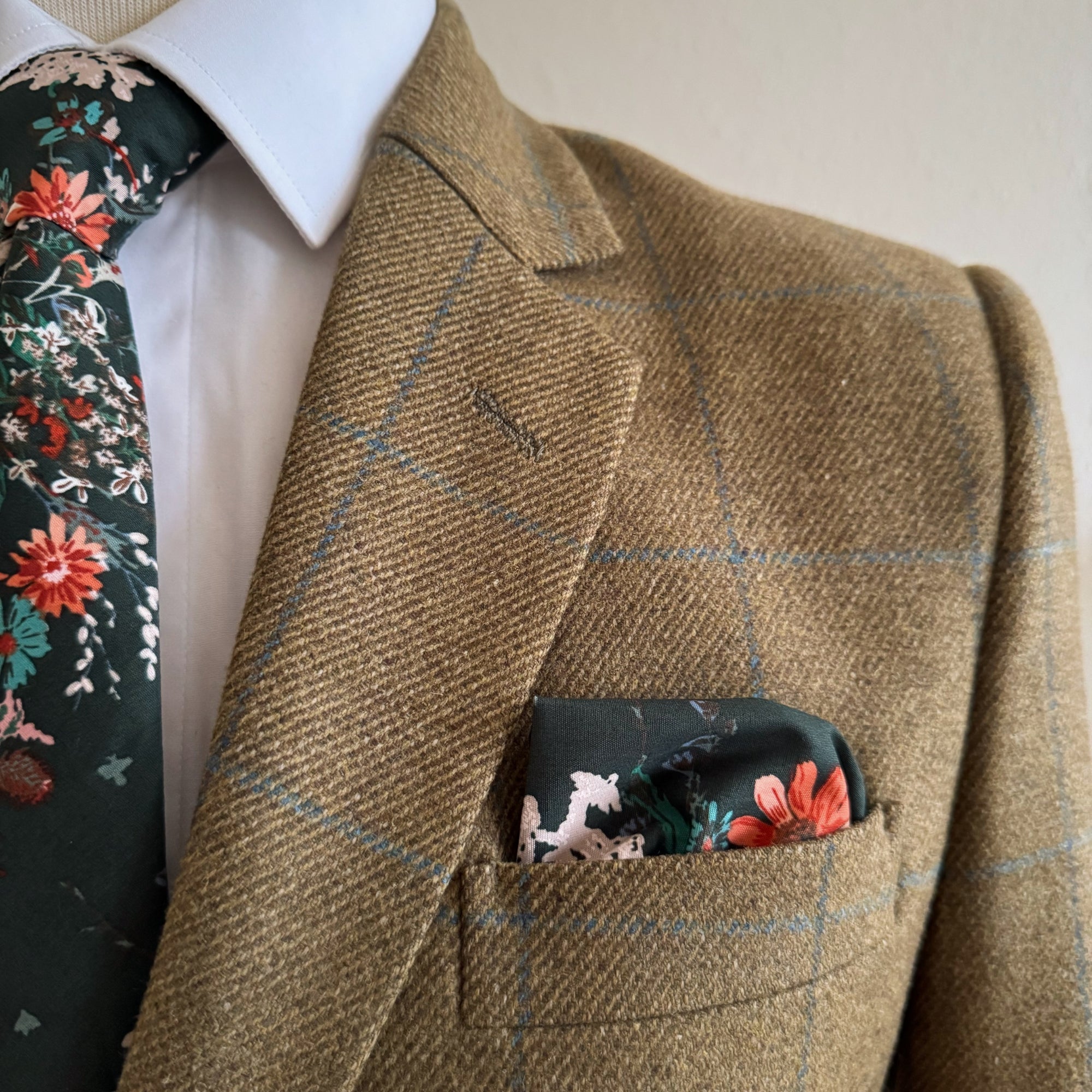Boho Blooms Tie in Dark Green Floral