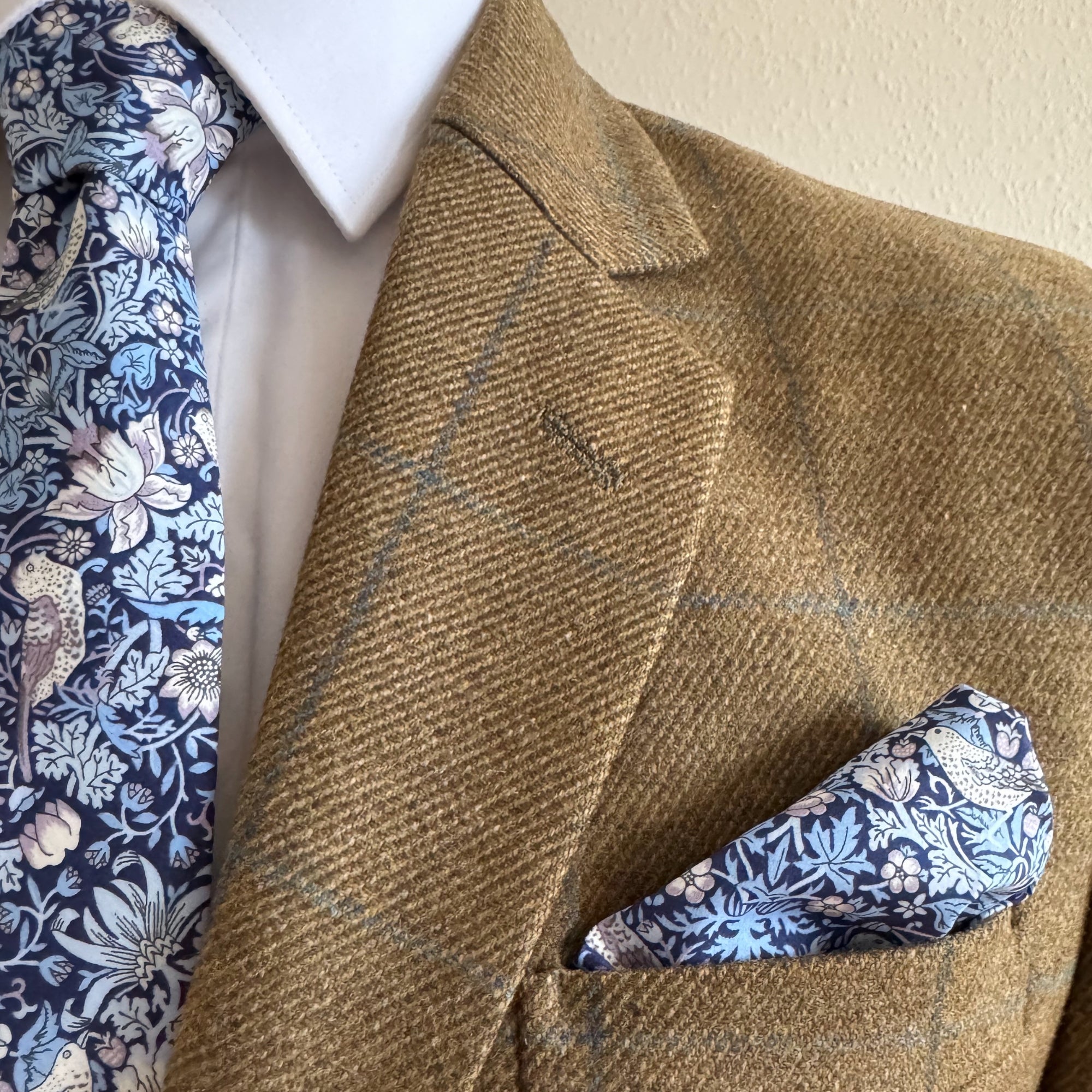 Liberty of London Tie in Navy Bird Motif