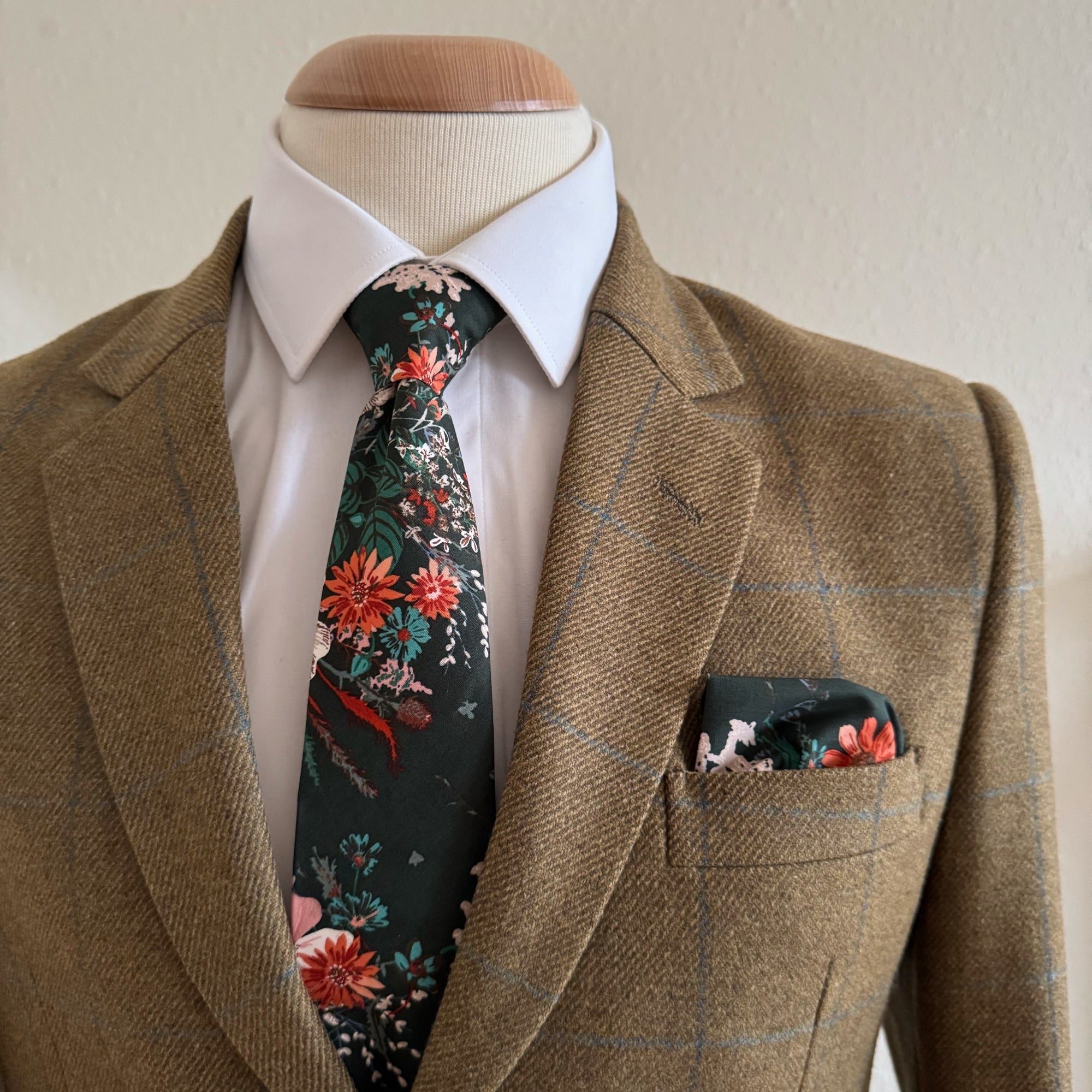 Boho Blooms Tie in Dark Green Floral