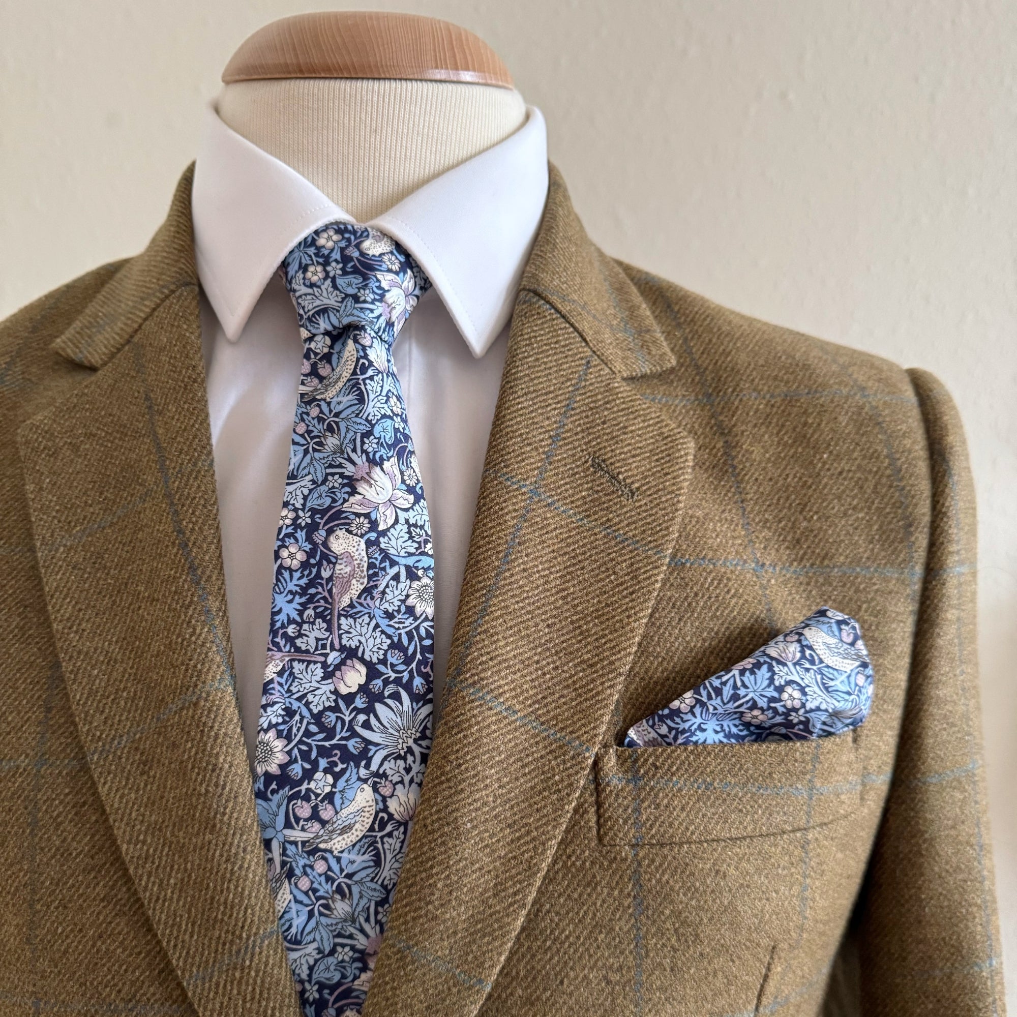 Liberty of London Tie in Navy Bird Motif