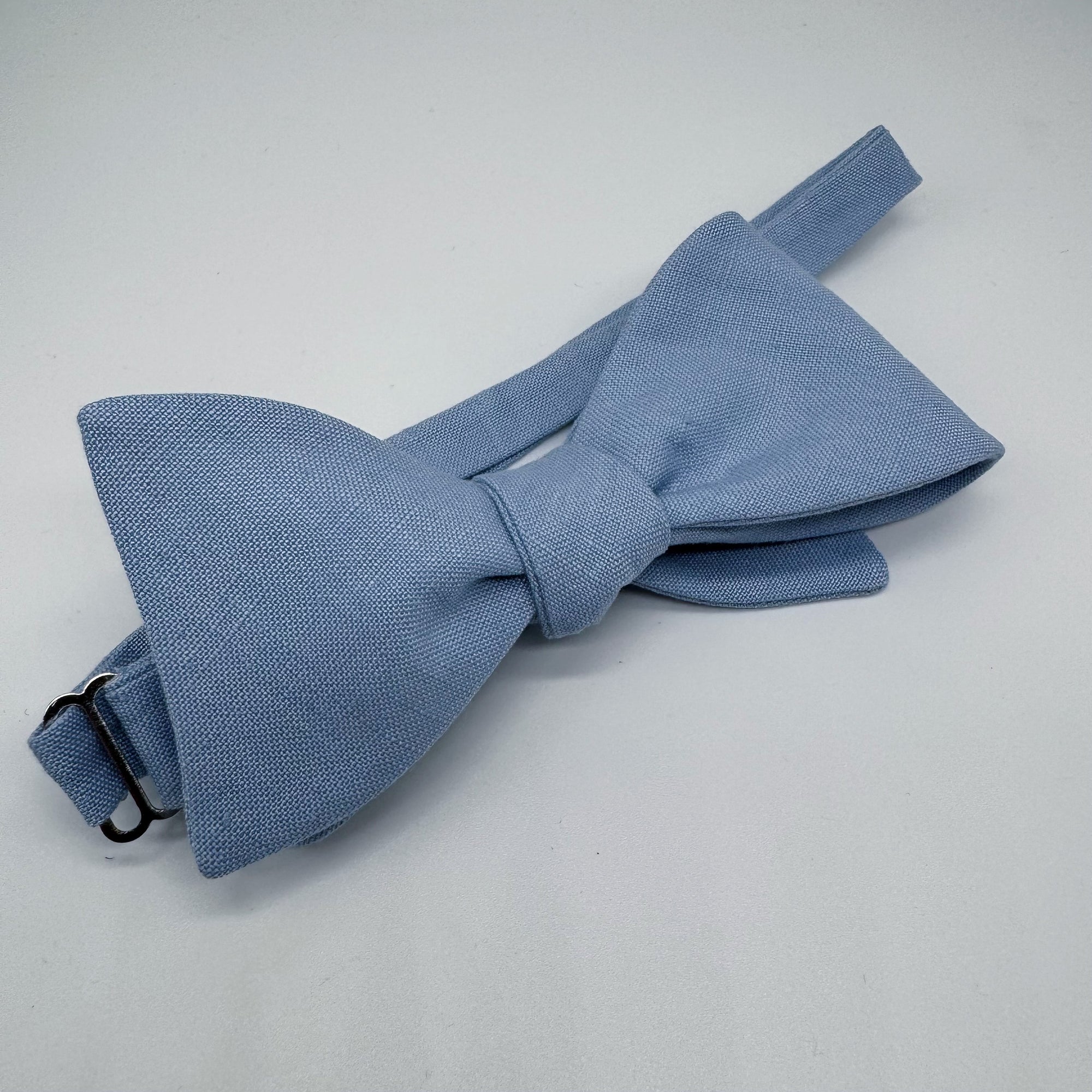 Self-Tie Bow Tie in Light Blue Irish Linen