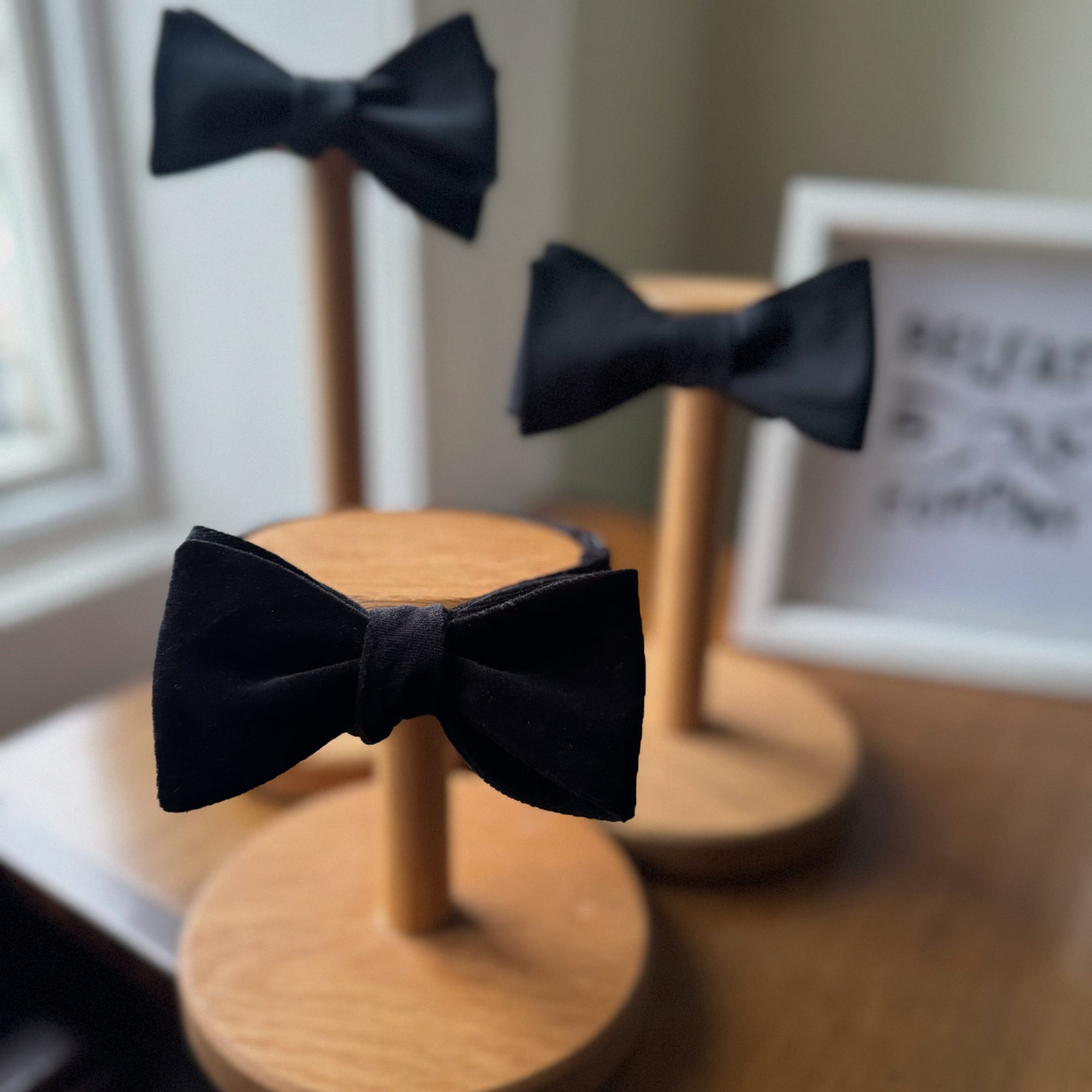 Black Bow Tie in Velvet