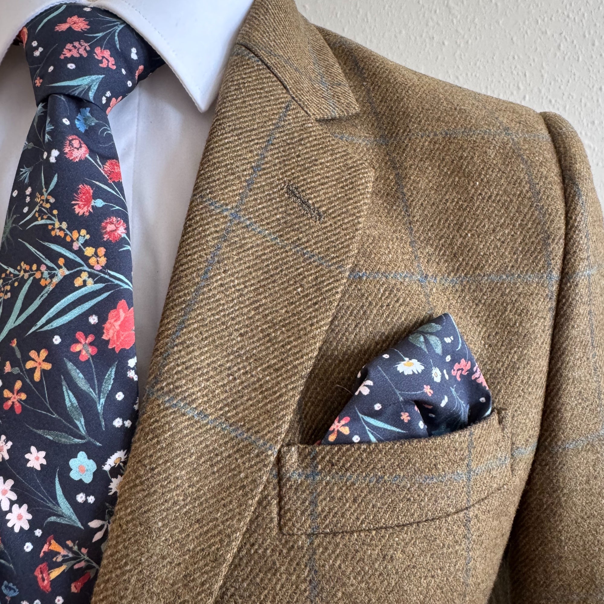 Boho Blooms Tie in Navy Spring Garden
