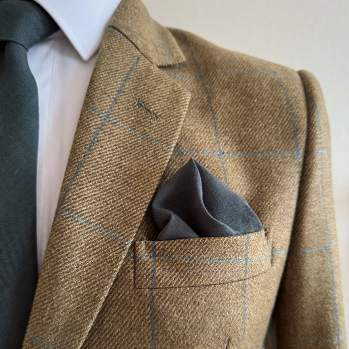 matching linen pocket square and tie in ivy green by the belfast bow company