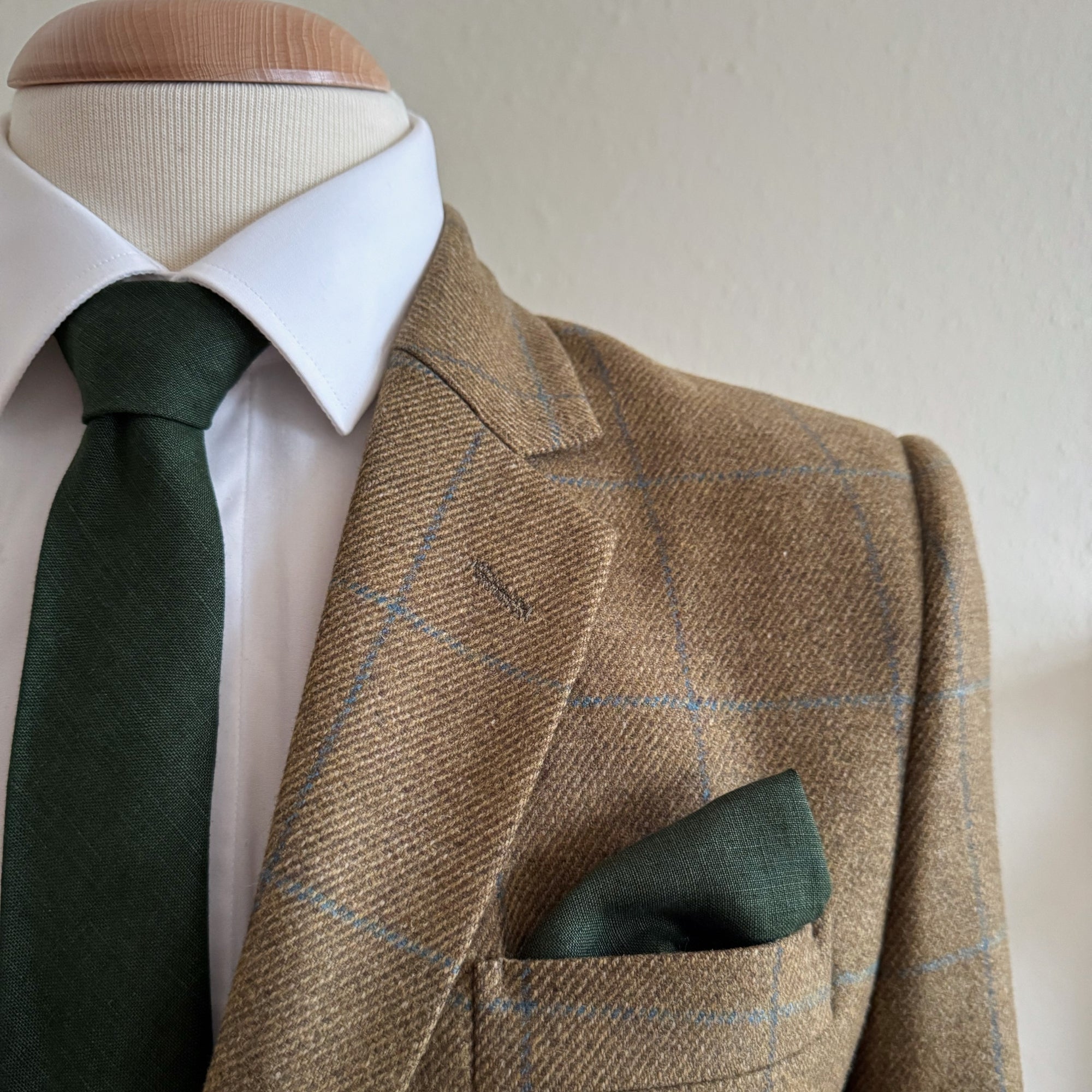 matching tie and pocket square in emerald green irish linen by the belfast bow company