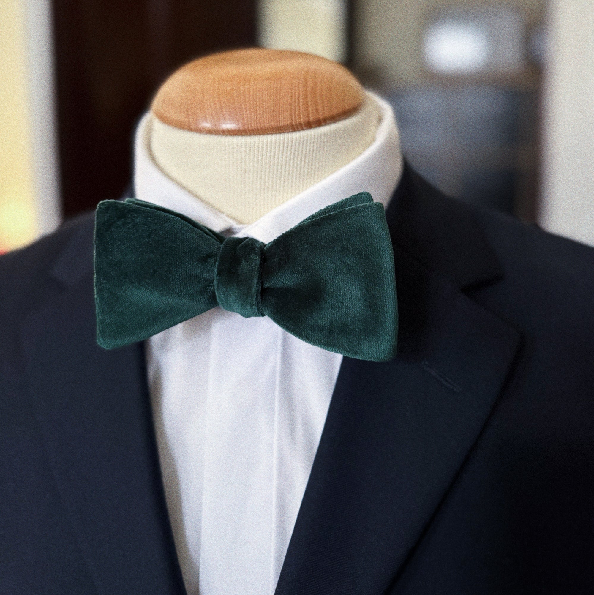 Self-Tie Bow Tie in Bottle Green Velvet