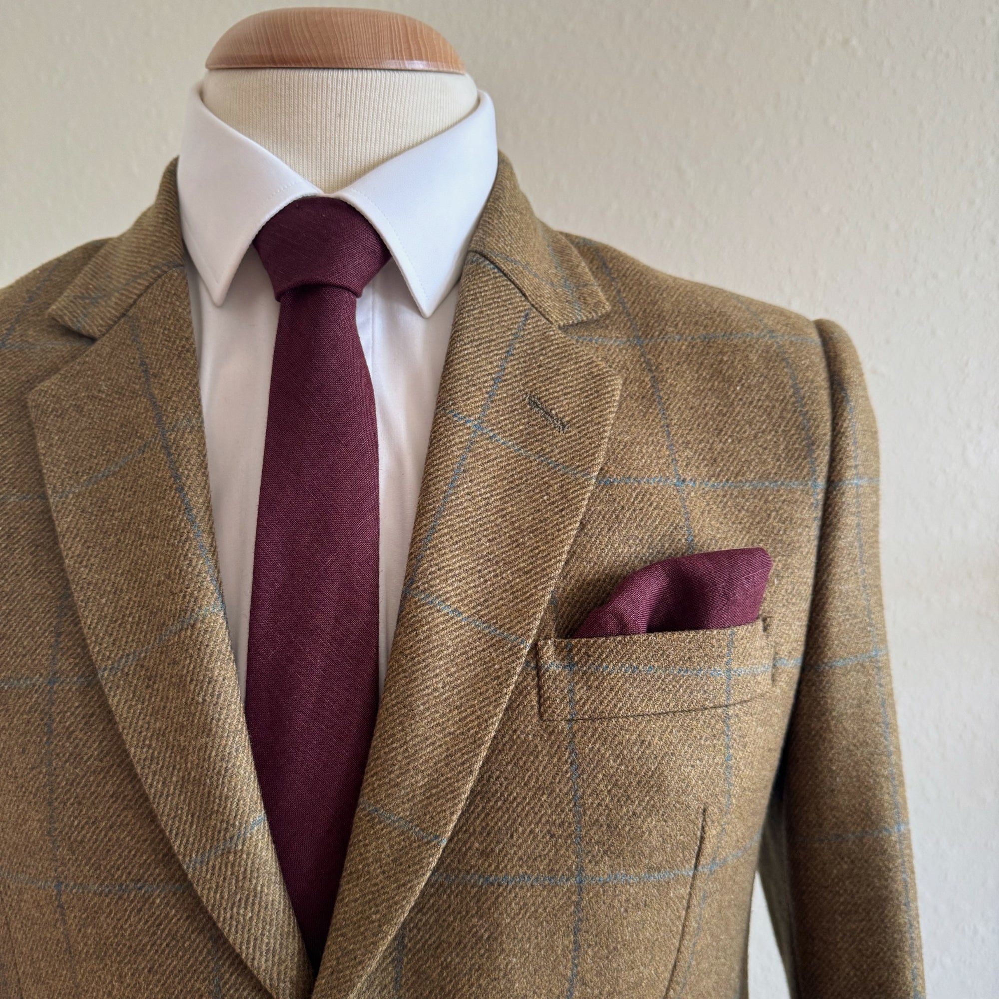 Burgundy pocket square and tie in irish linen by the belfast bow company