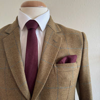 Burgundy pocket square and tie in irish linen by the belfast bow company