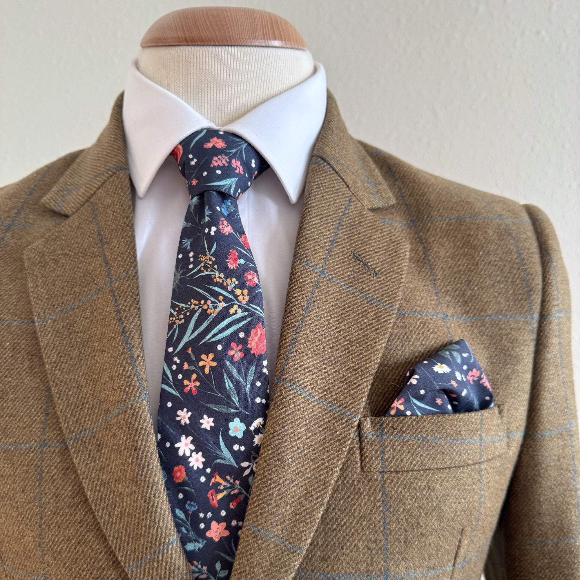 Boho Blooms Tie in Navy Spring Garden
