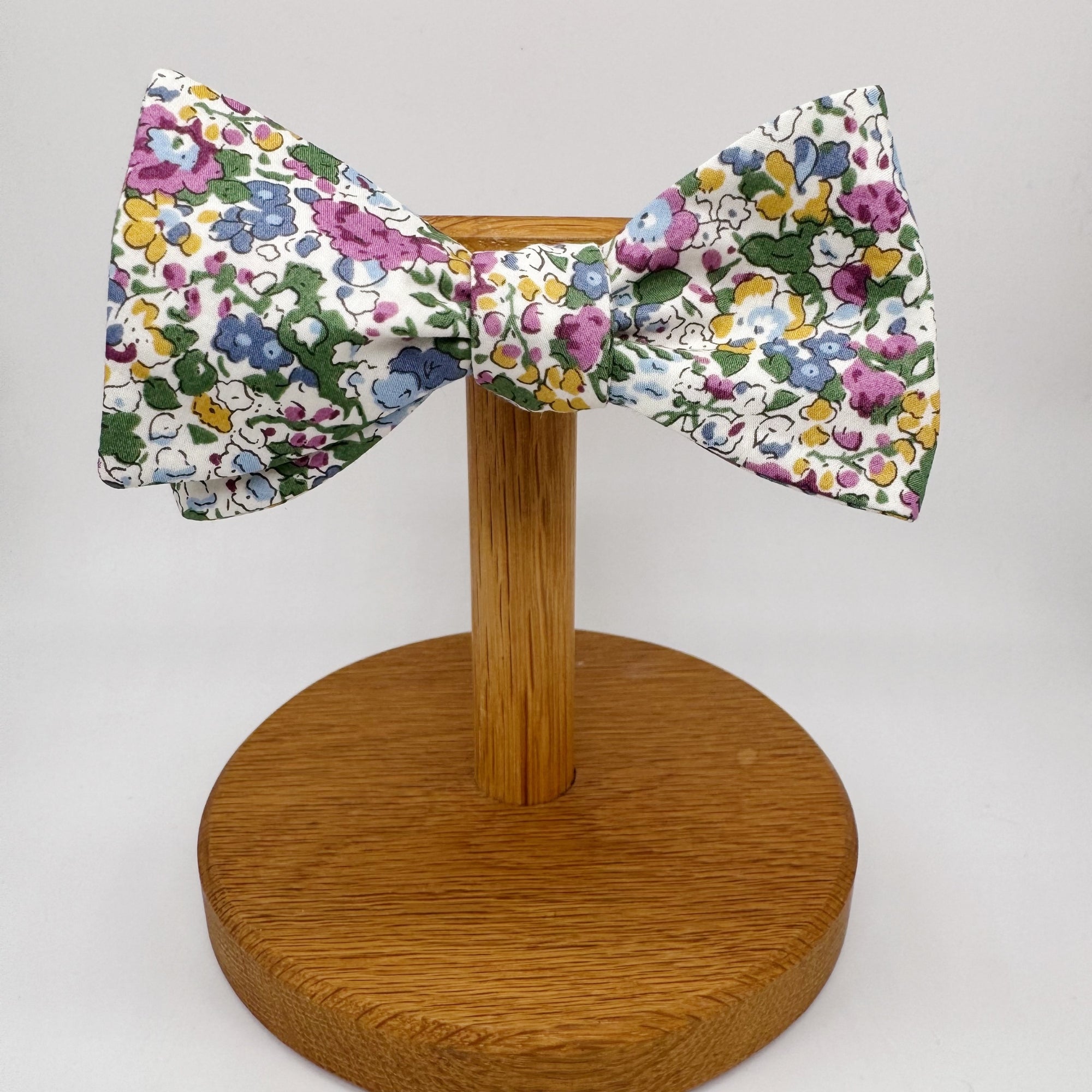Liberty of London Bow Tie in Cottage Garden Floral
