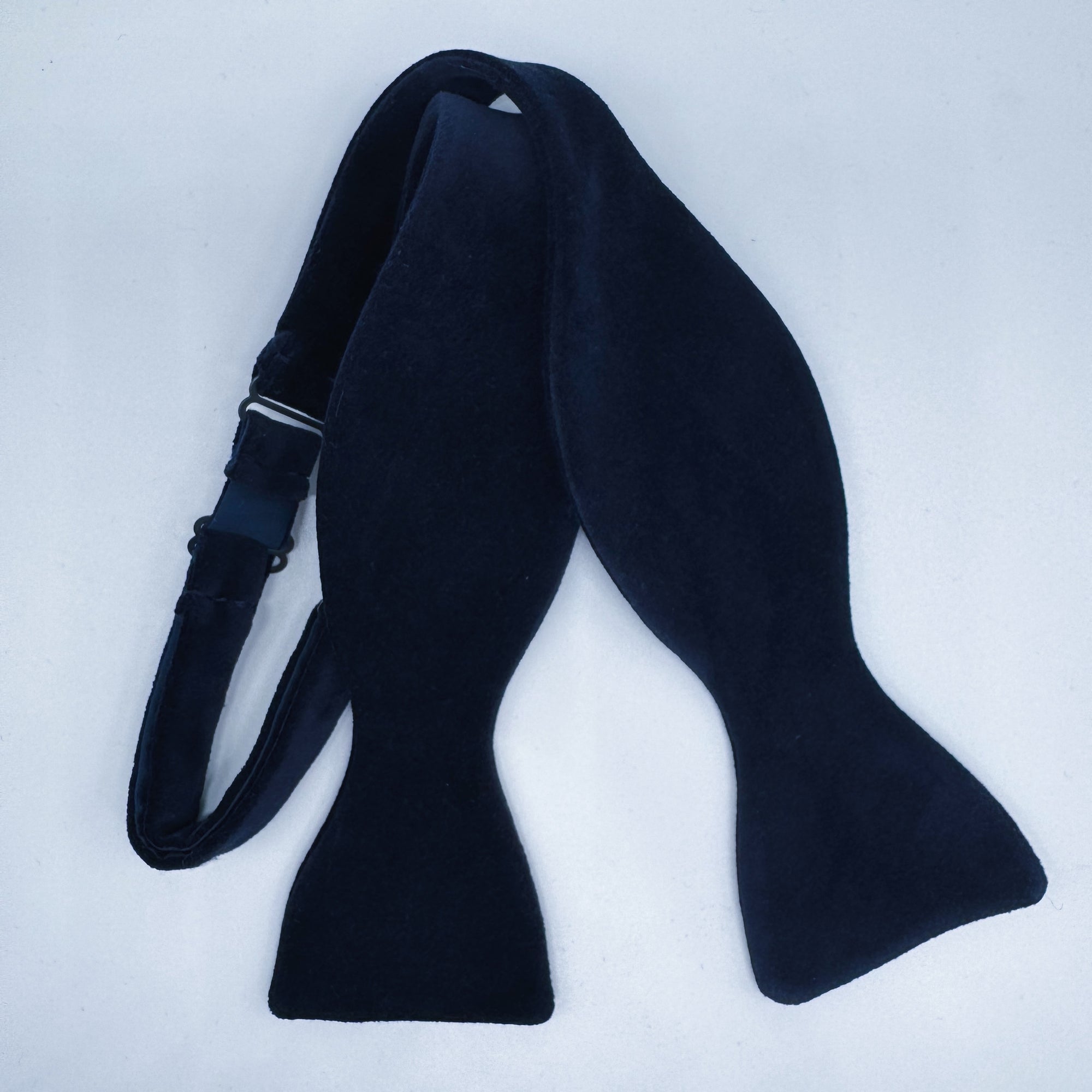 Self-Tie Bow Tie in Navy Velvet