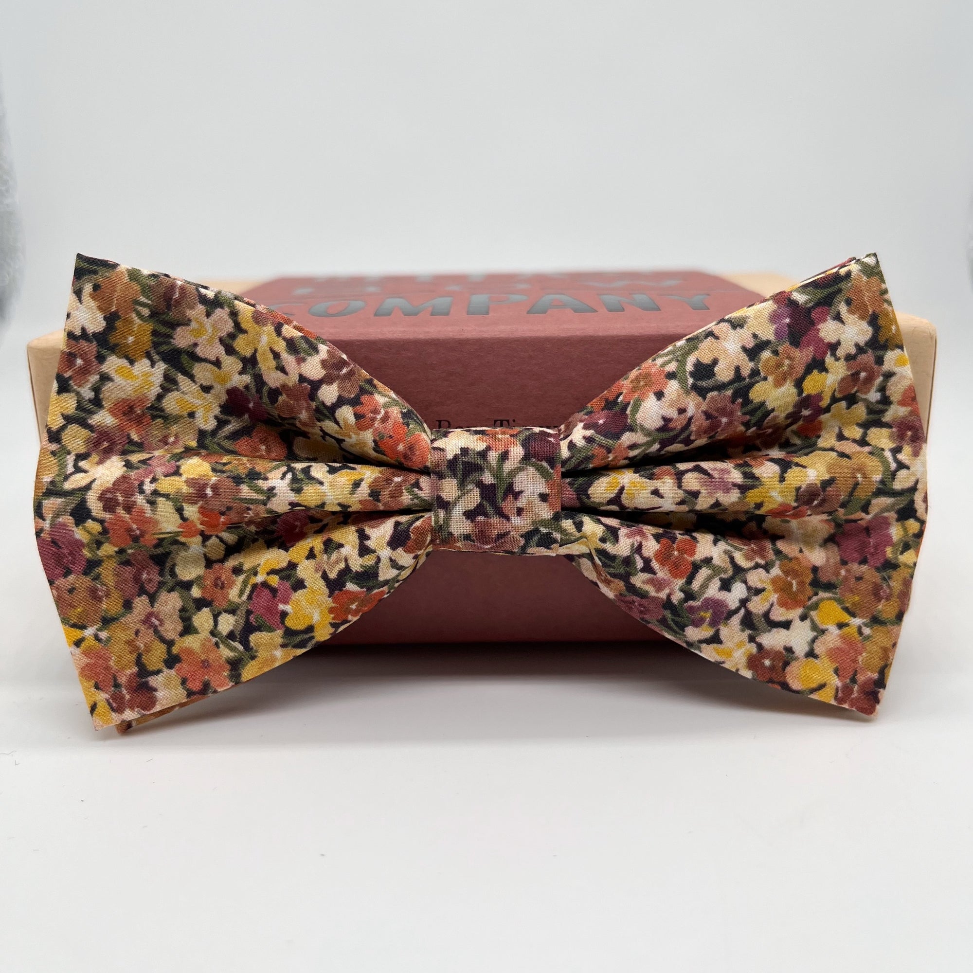 Liberty of London Bow Tie in Vintage Floral