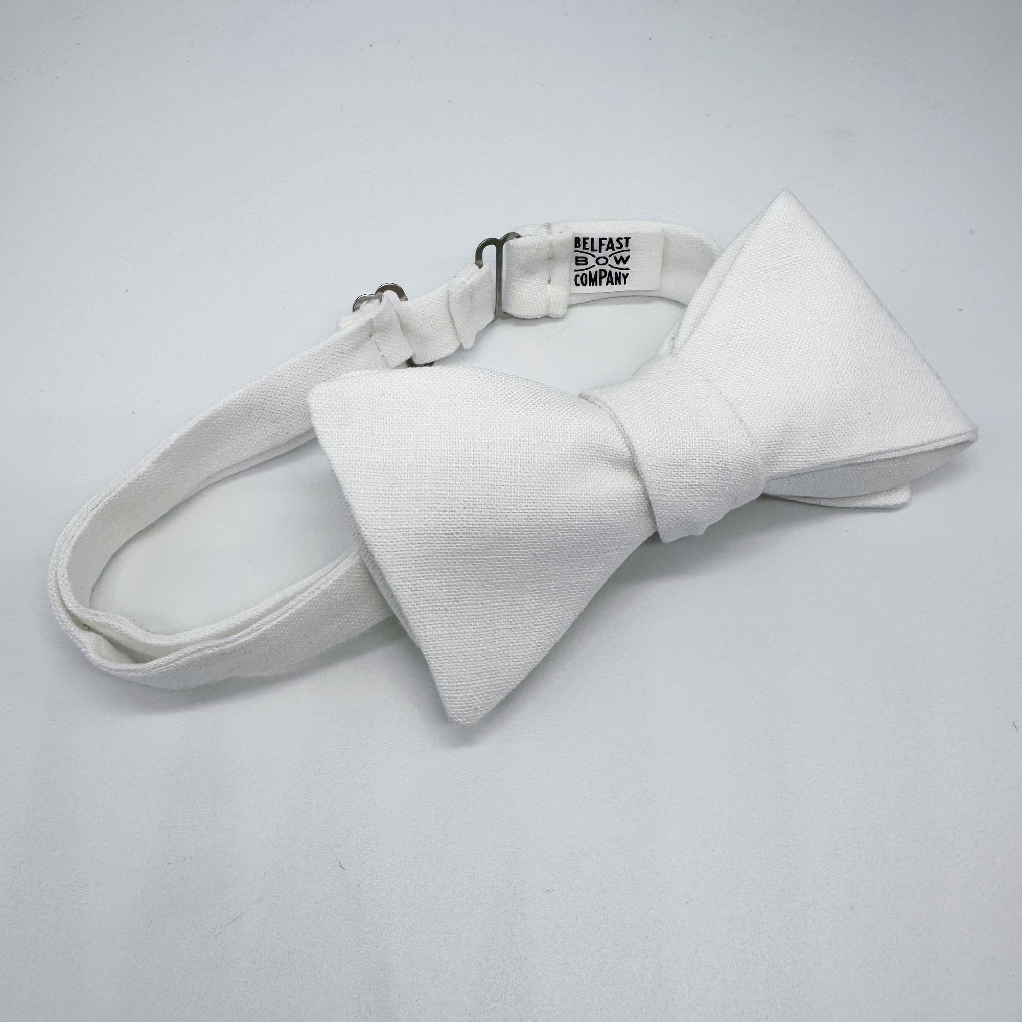Self-Tie Bow Tie in White Irish Linen