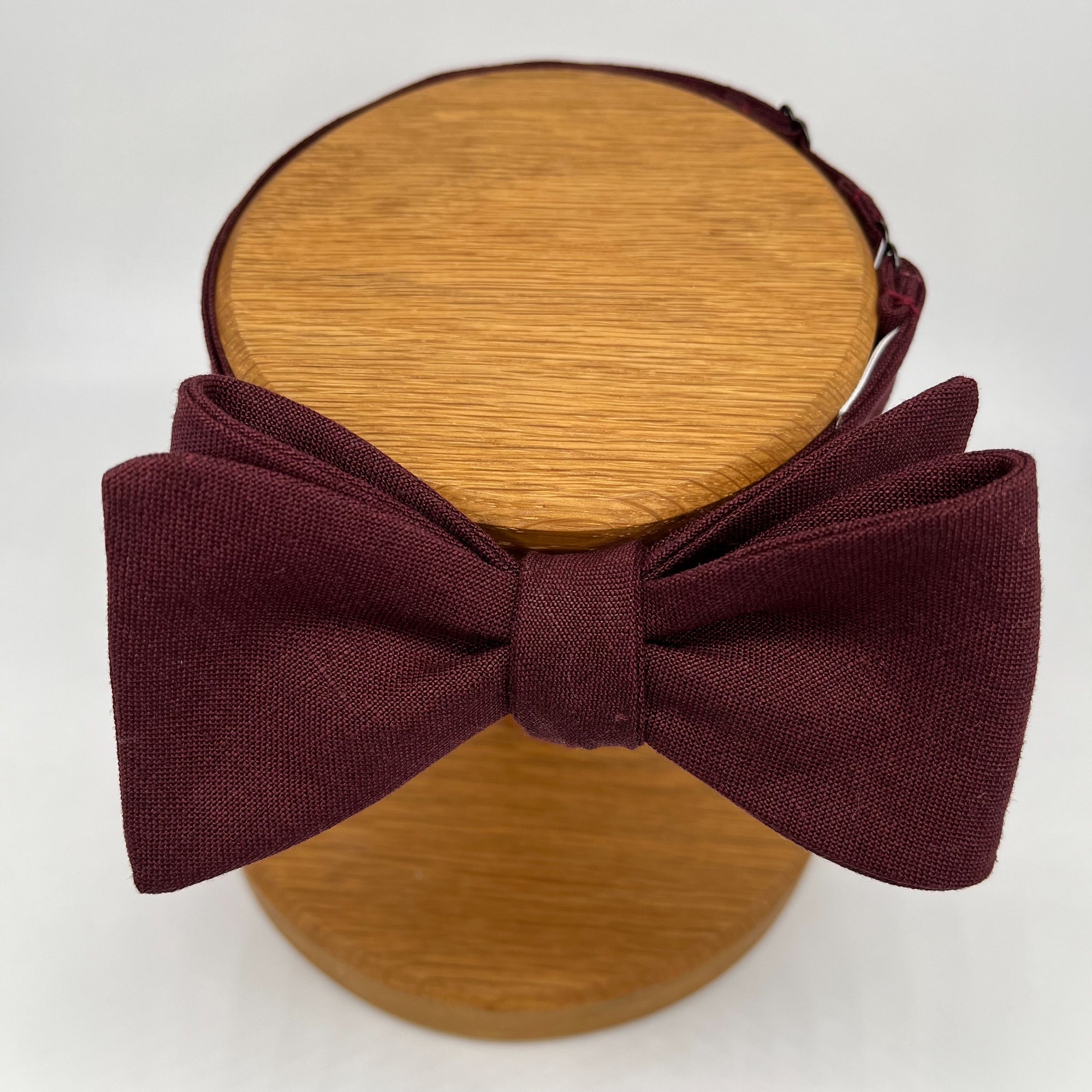 Self-Tie Bow Tie in Burgundy Irish Linen