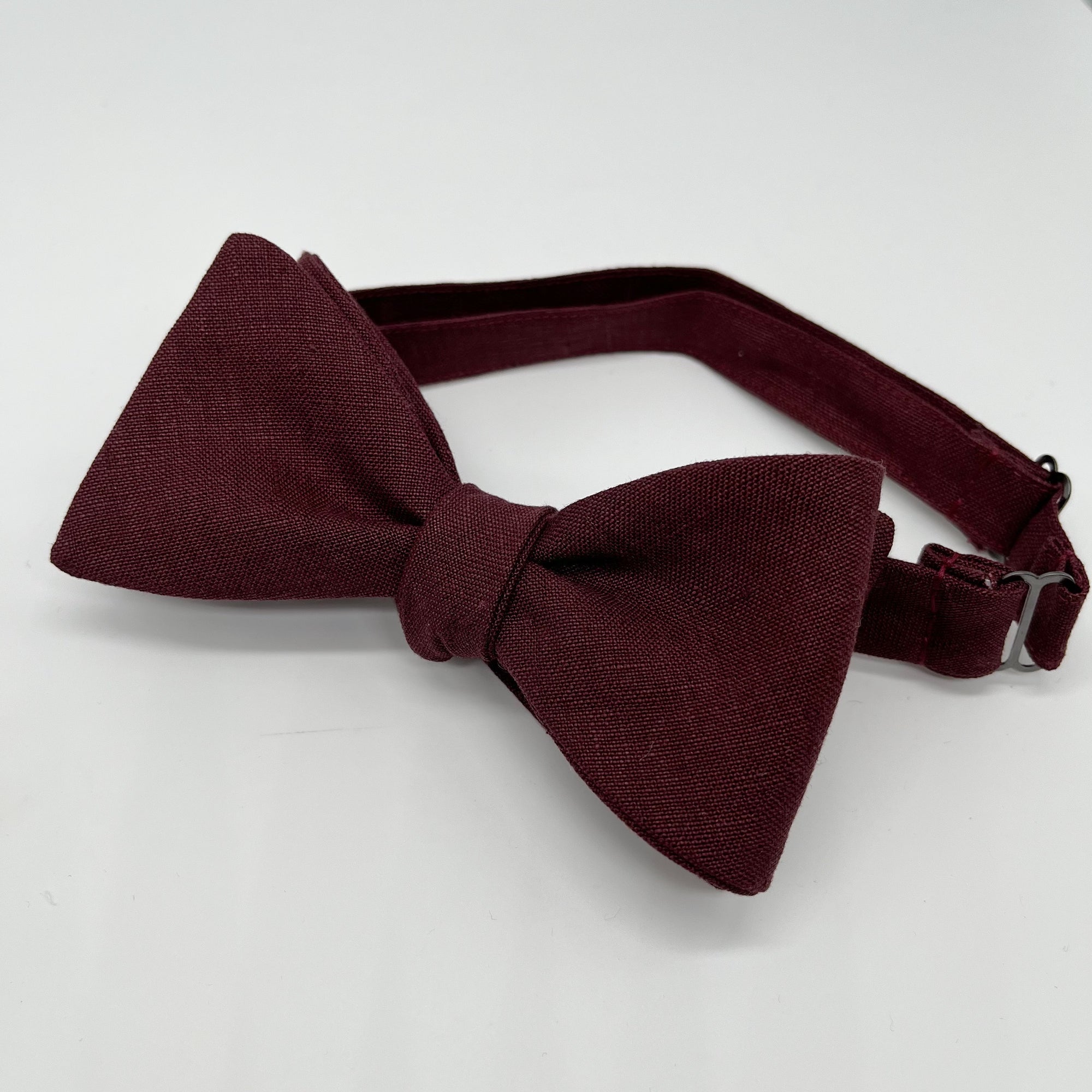 Self-Tie Bow Tie in Burgundy Irish Linen