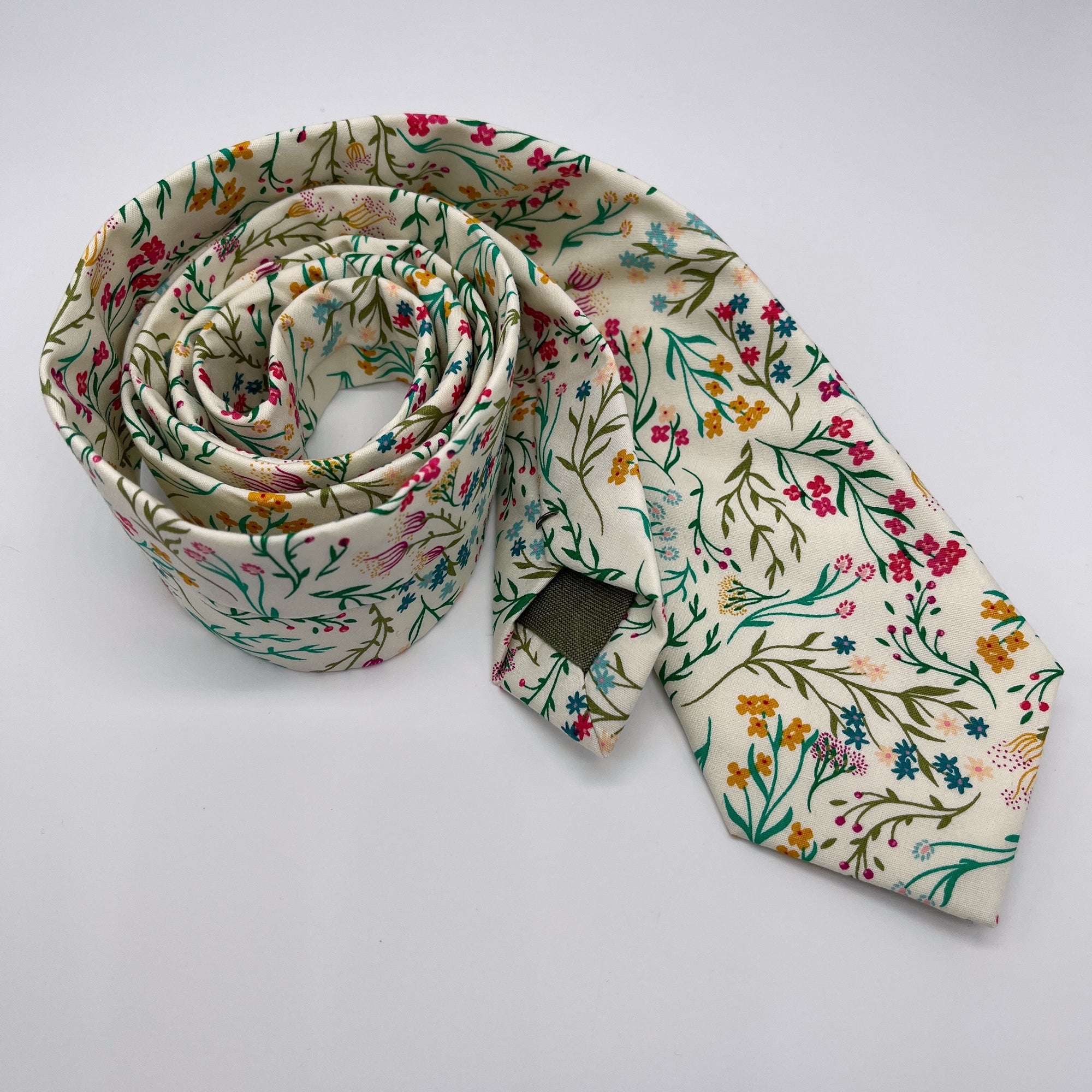 Boho Blooms Tie in Windswept Meadow