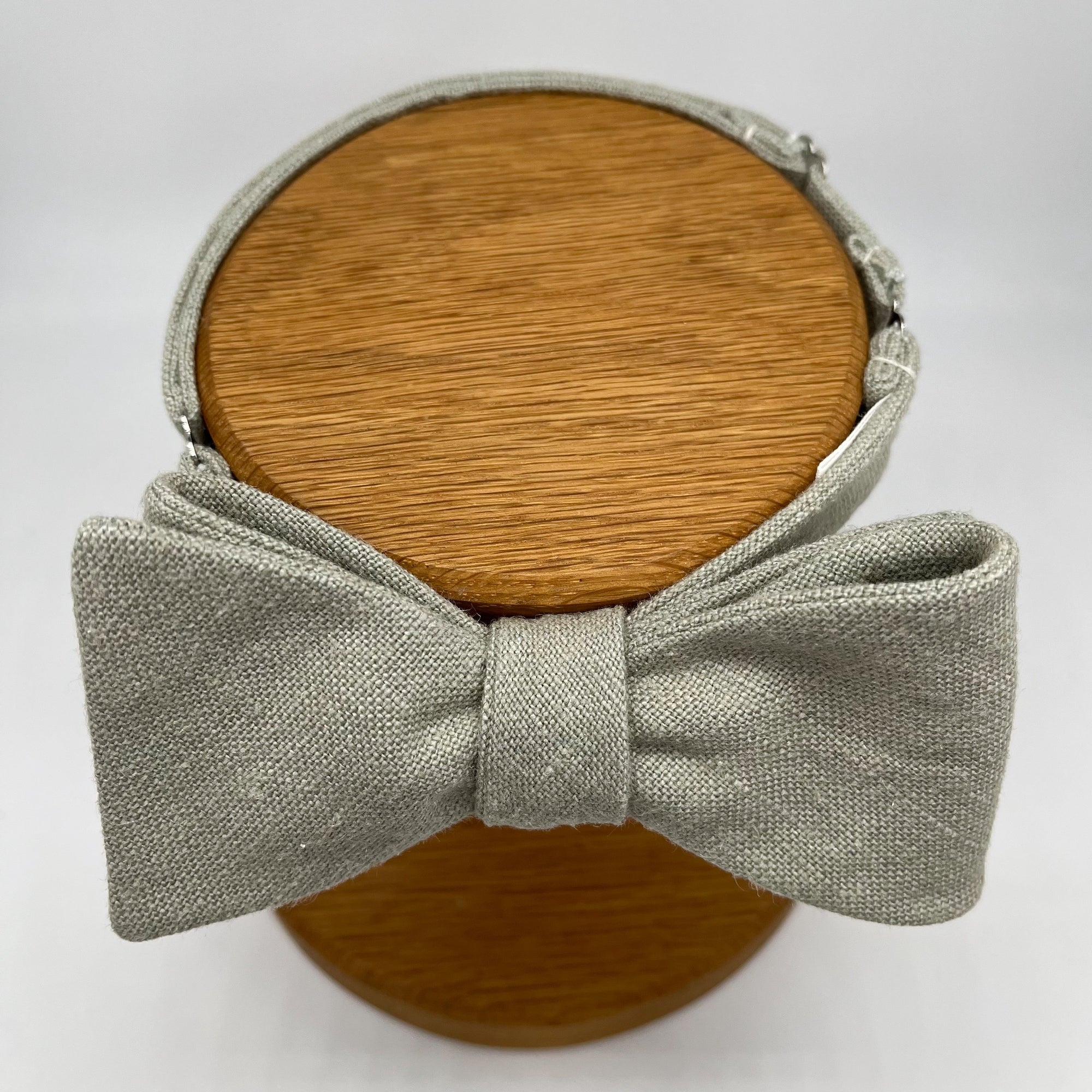 Self-Tie Bow Tie in Light Vintage Sage Green Irish Linen