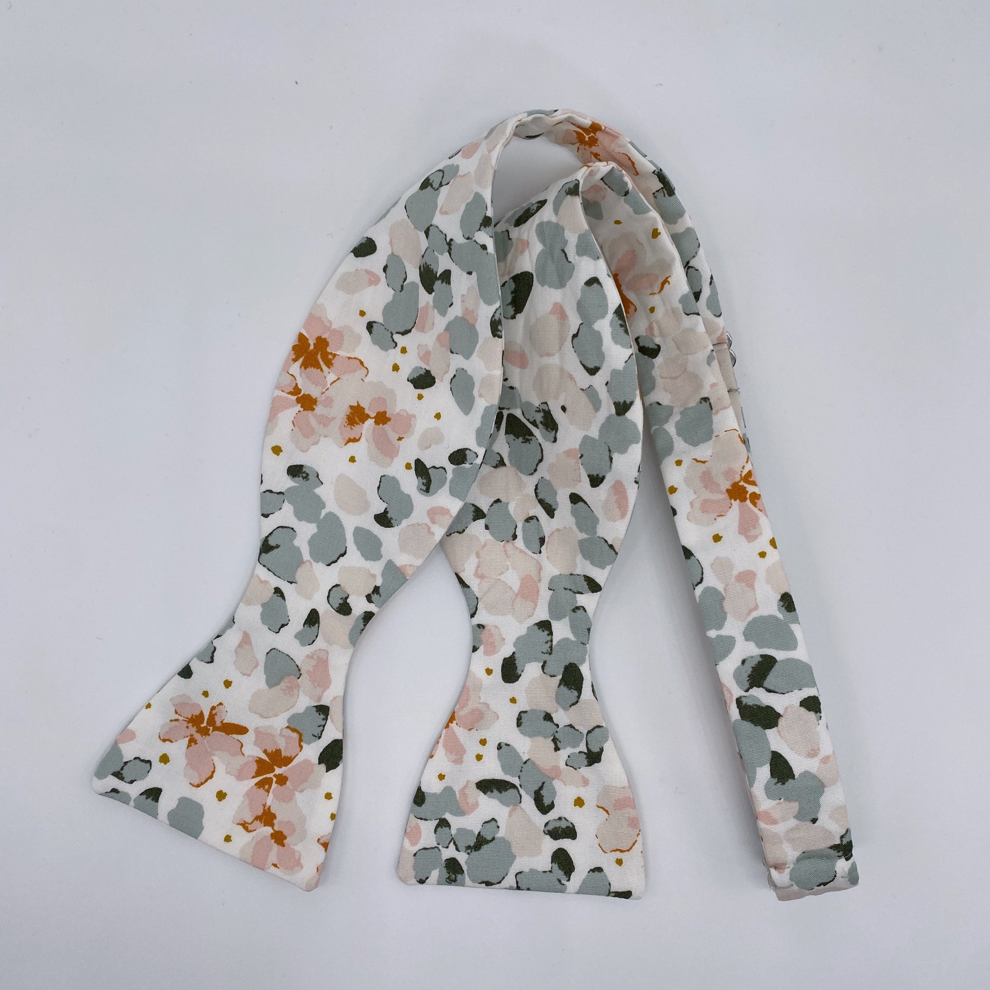 Boho Bloom Bow Tie in Blush Petals