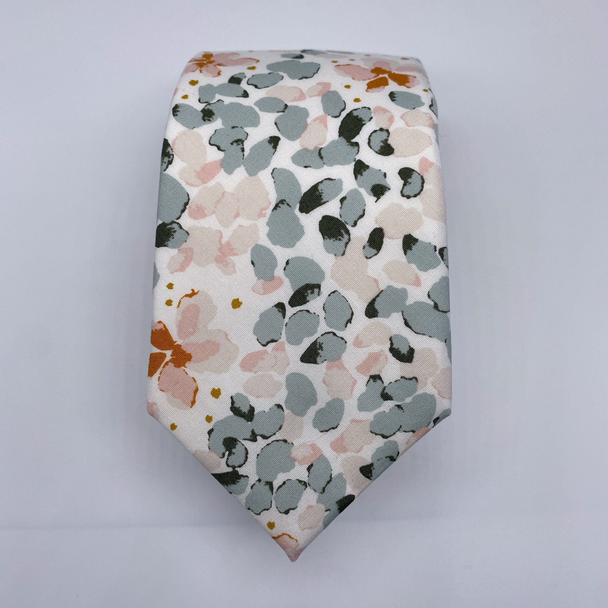 Boho Blooms Tie in Blush Petals
