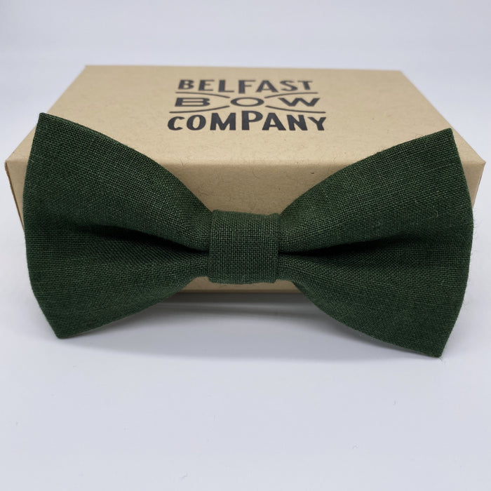 Irish Linen Bow Tie in Brunswick Green by the Belfast Bow Tie