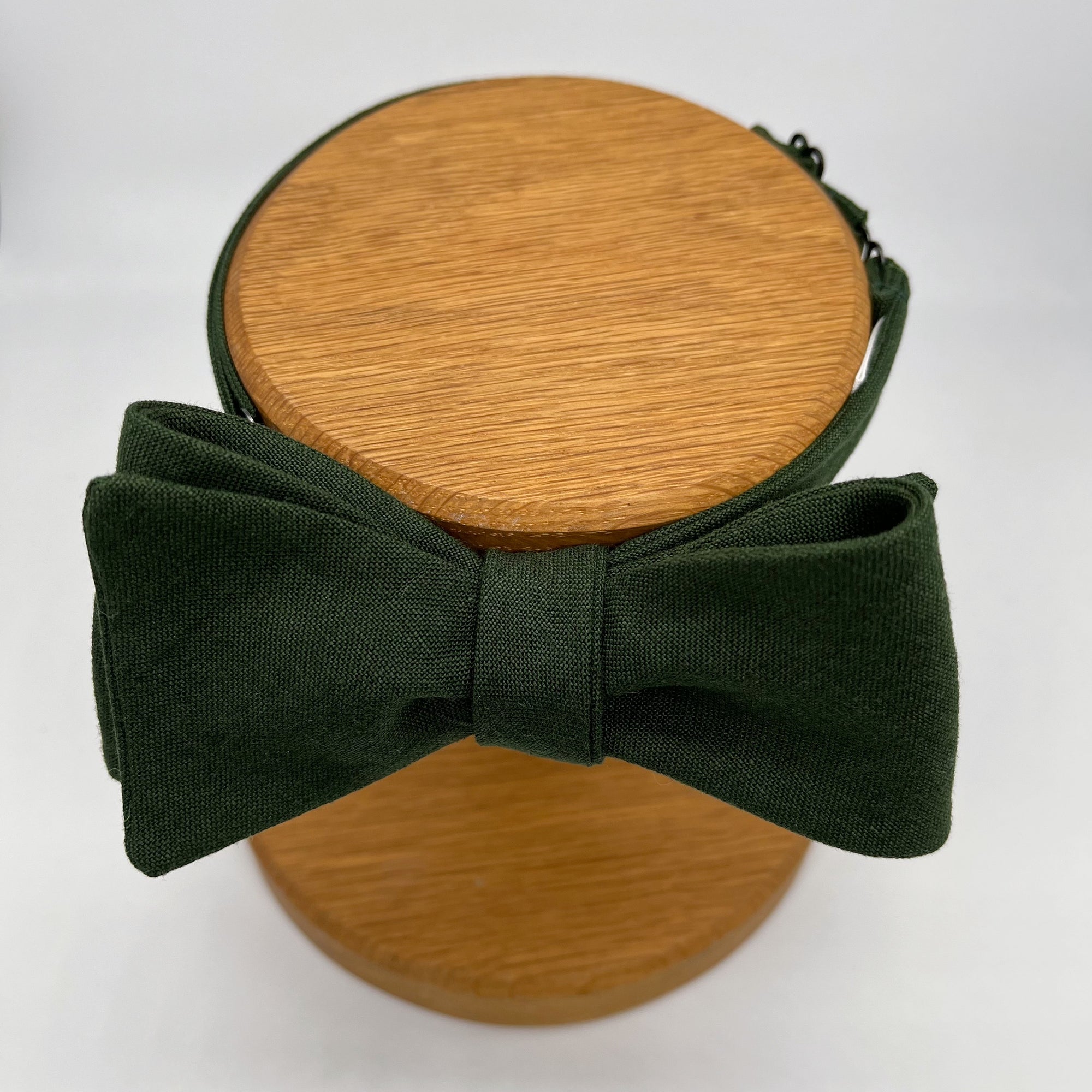 Self-Tie Bow Tie in Brunswick Green Irish Linen